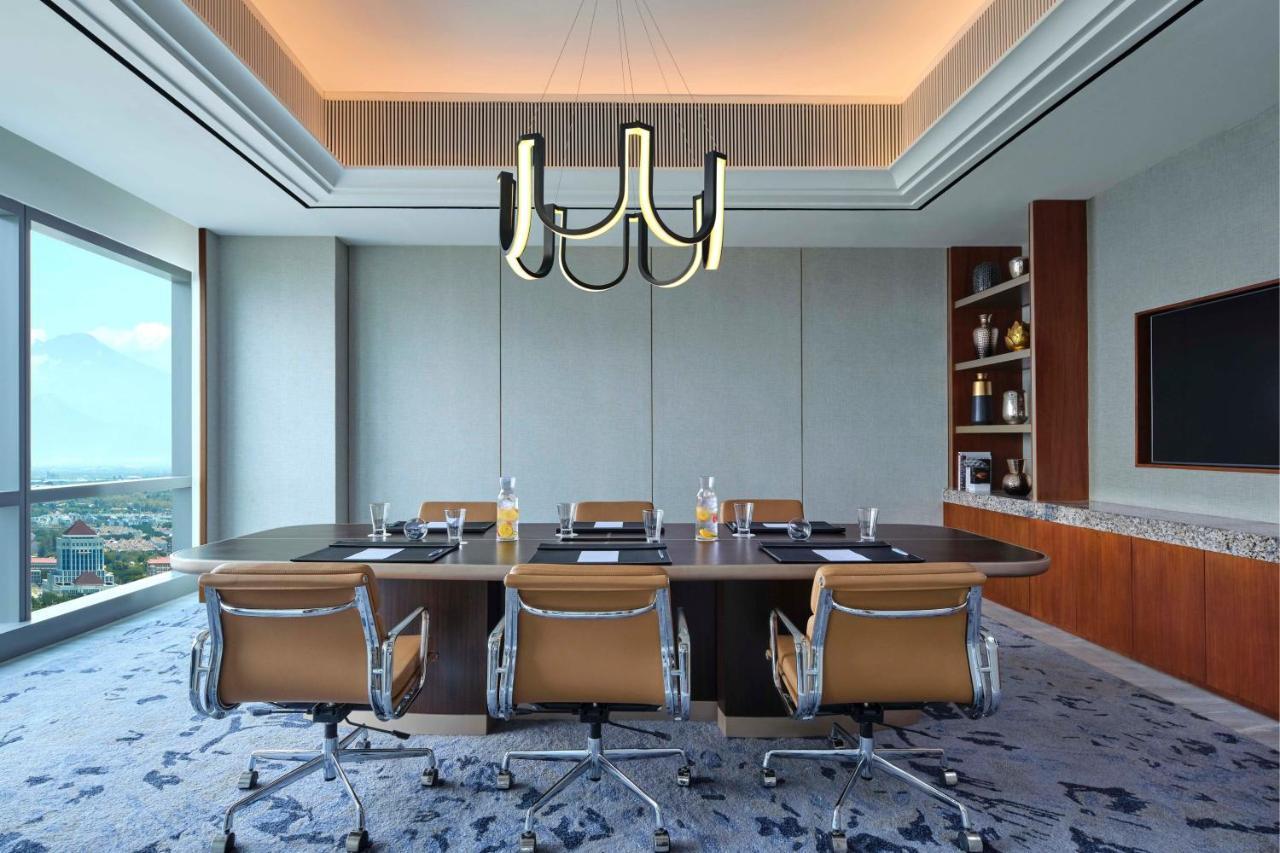 מלון The Westin סוראבאיה מראה חיצוני תמונה